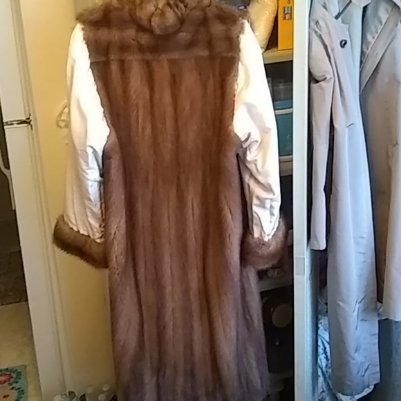 Creeds mink fur coat with rain coat. - Picture 4 of 4